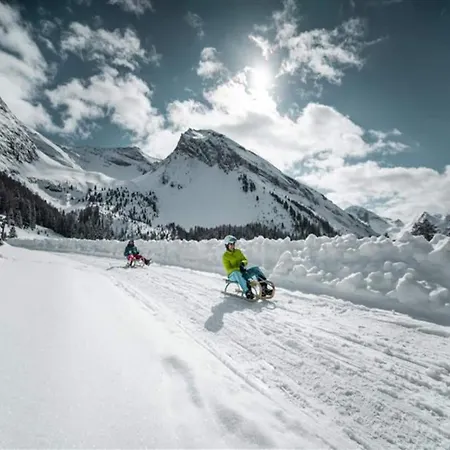 In Tyrol Near Lift Semesterbostad *